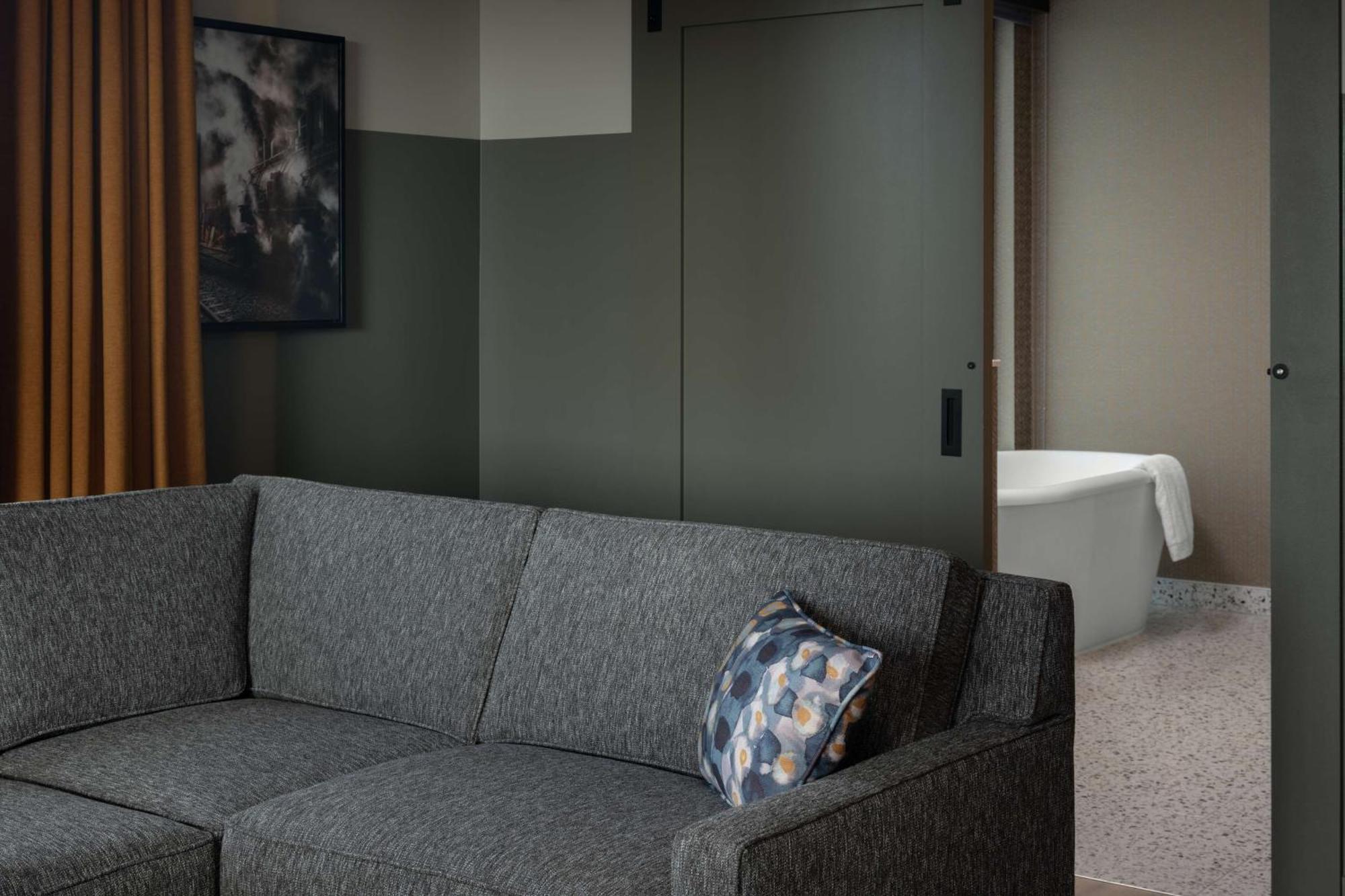 Hotel Nickel Plate Fishers, Tapestry Collection By Hilton Bagian luar foto