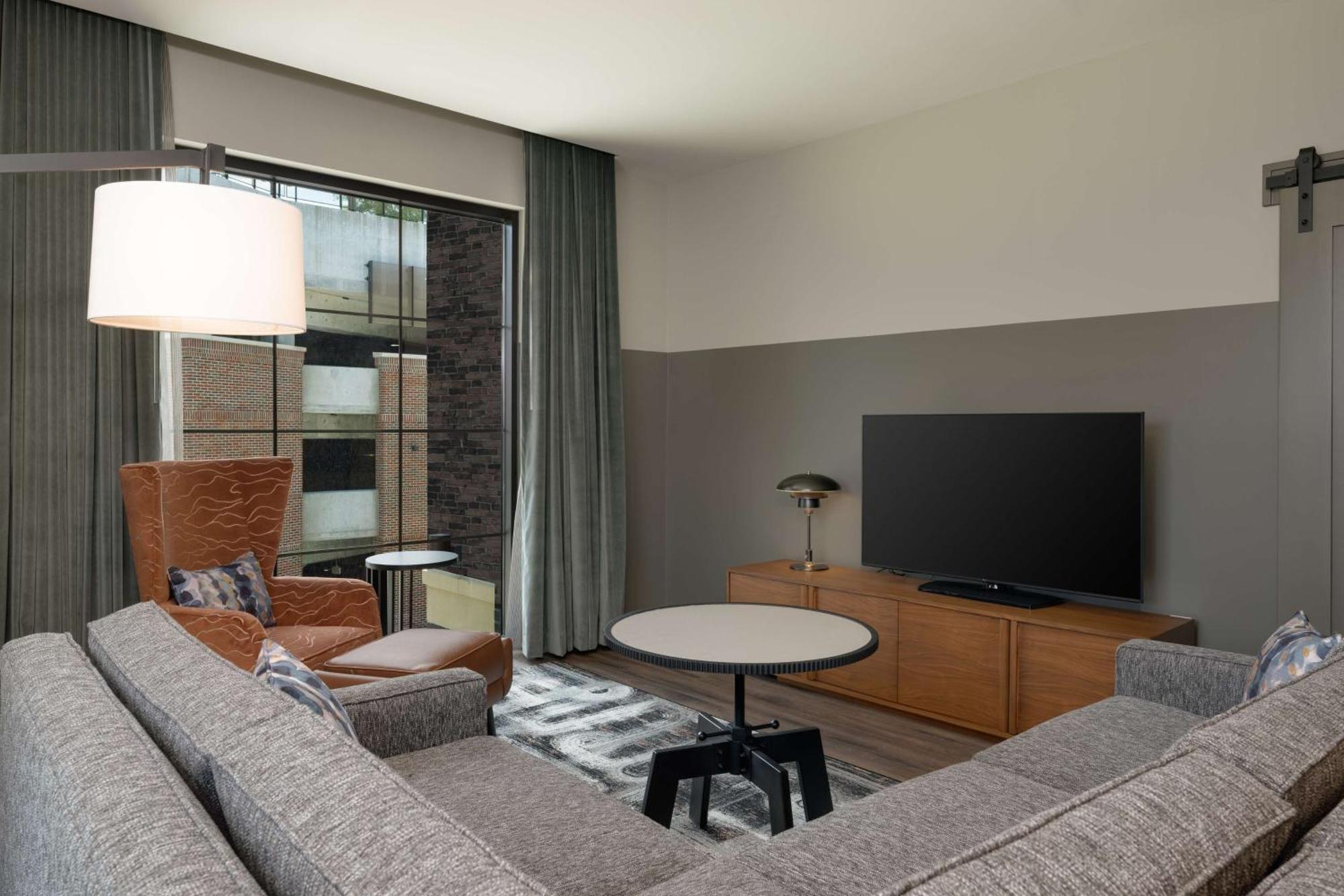 Hotel Nickel Plate Fishers, Tapestry Collection By Hilton Bagian luar foto
